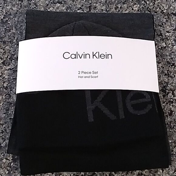 Calvin Klein Hat and Scarf Set. NWT - Picture 6 of 6
